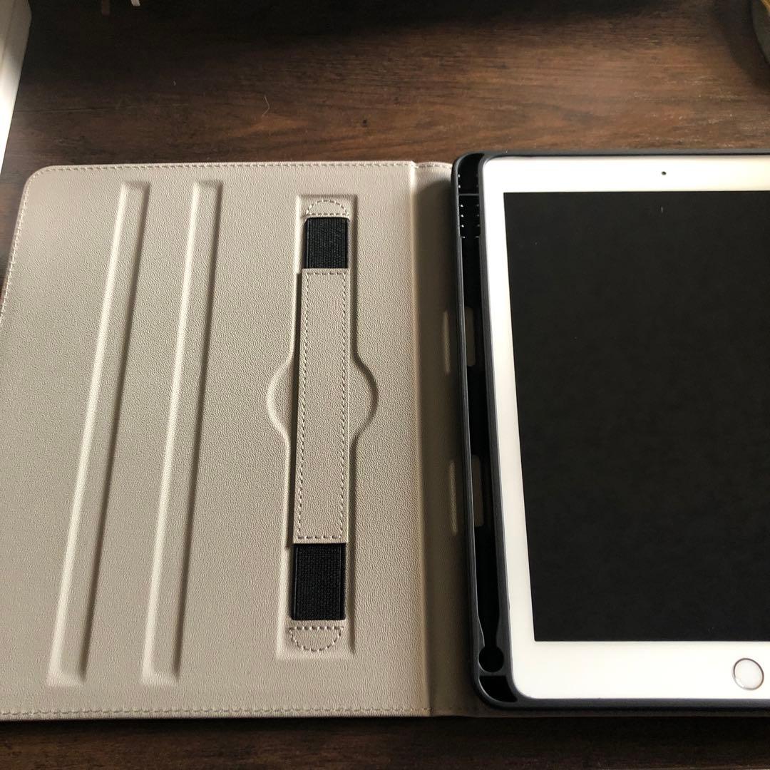 iPad 第5世代32GB シルバーWi-Fi+セルラーdocomo