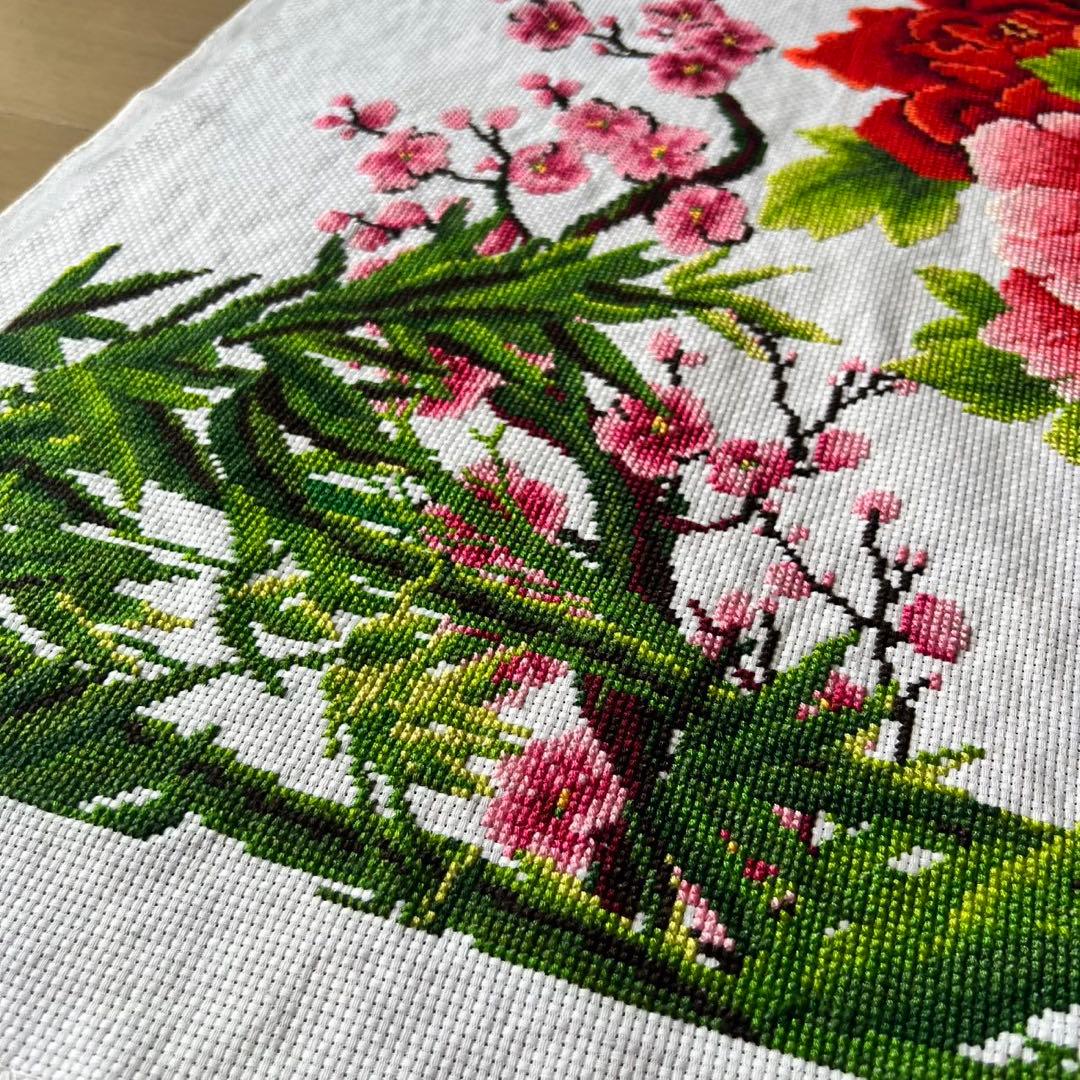 【クロスステッチ完成品】富贵花开（孔雀:クジャク）