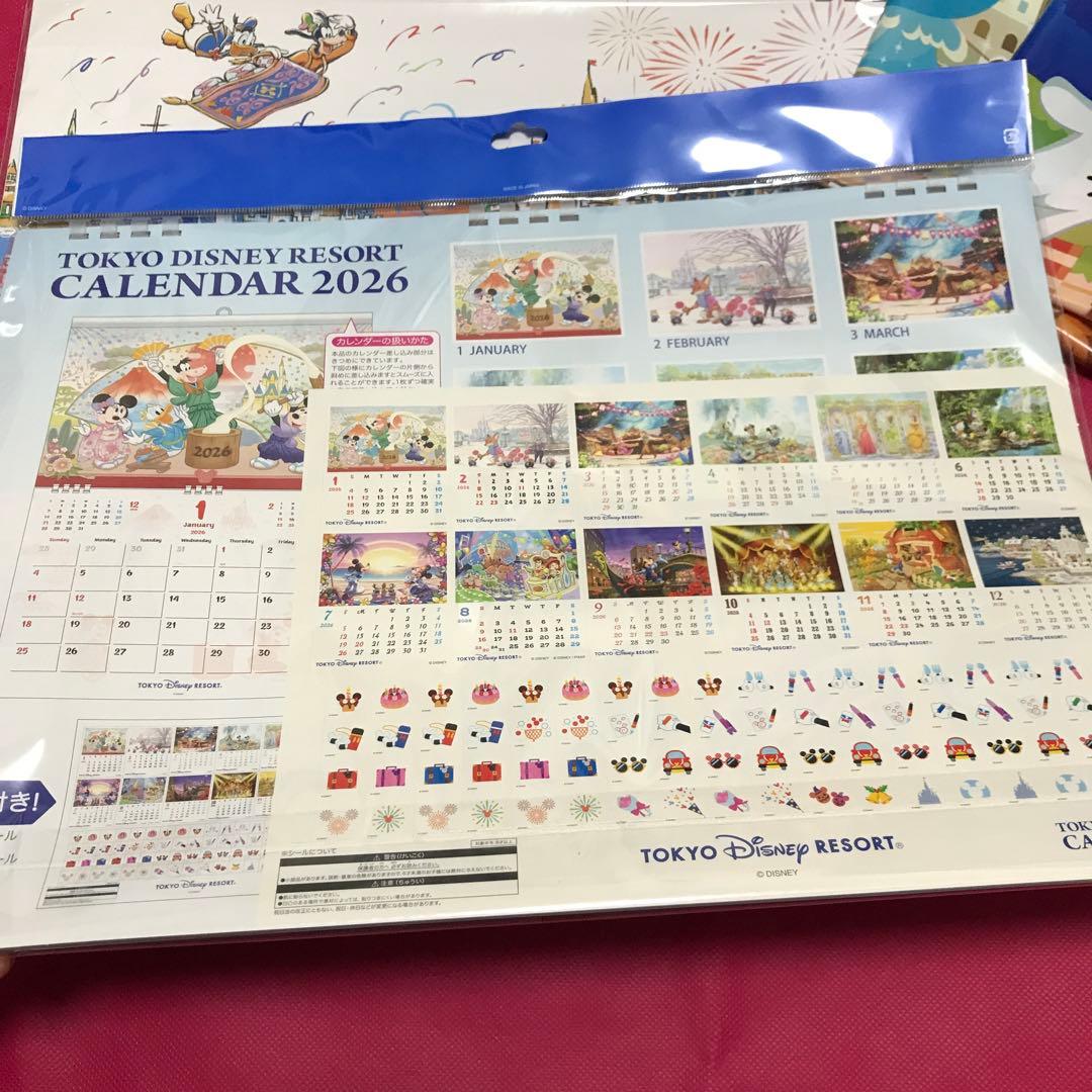 ディズニーリゾート限定　ミッキー&フレンズ　壁掛けカレンダー　2026年　新品