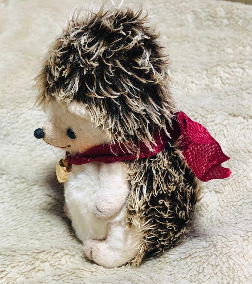 海外作家様　ハンドメイド　ぬいぐるみ　ハリネズミ　赤リボンハートチャーム