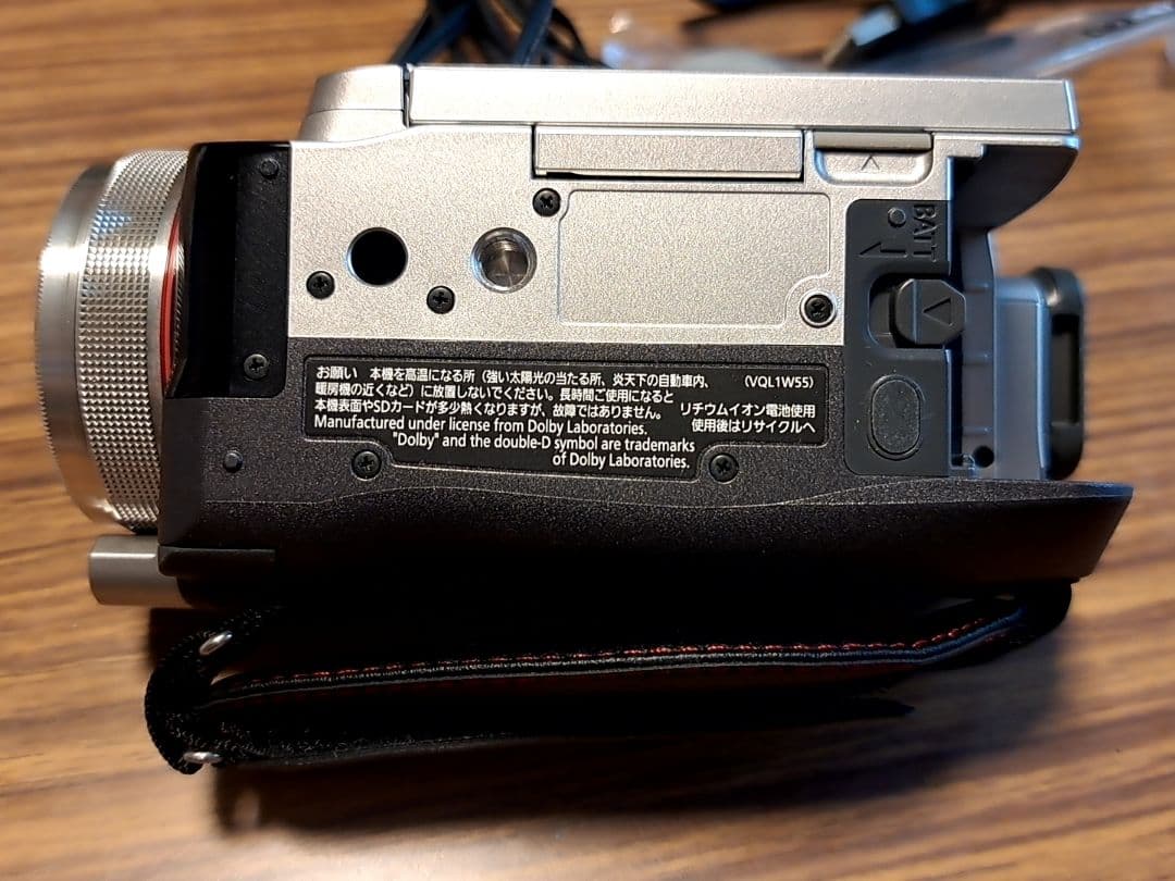 Panasonic パナソニック　HDC-TM300-S ビデオカメラ