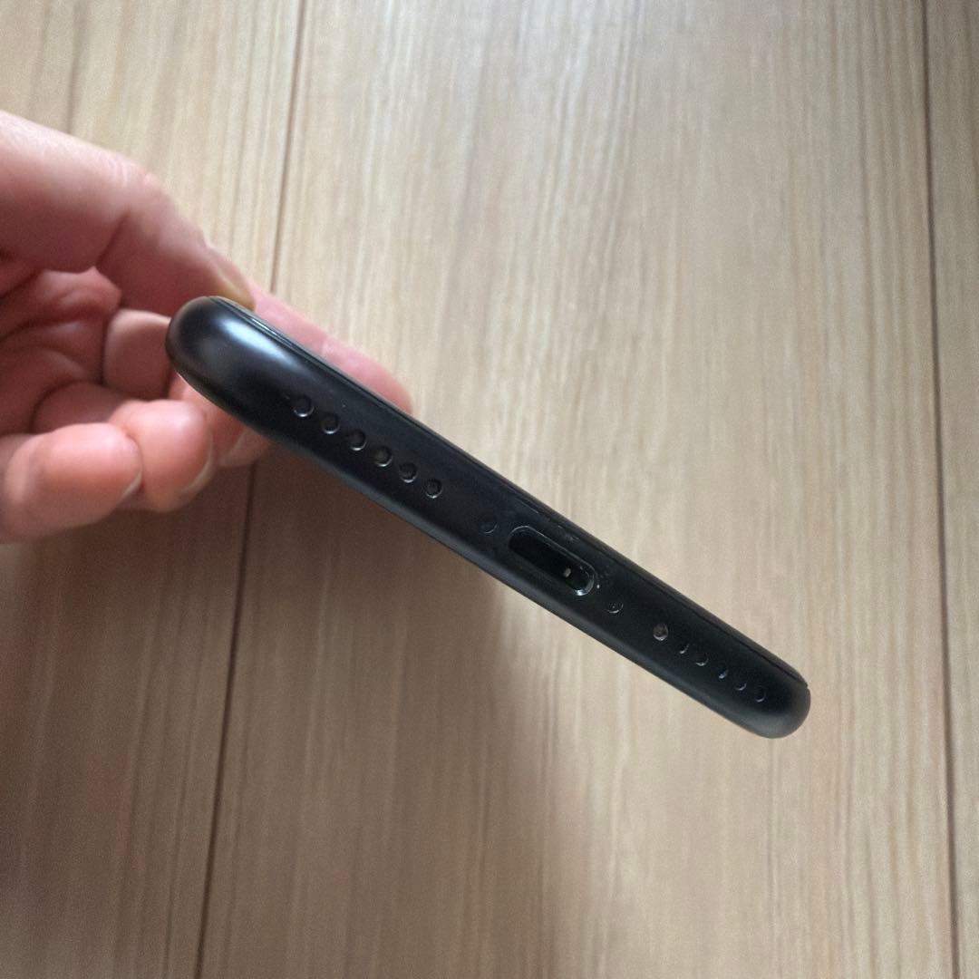 Apple iPhone SE第二世代 SE2 ブラック simフリー