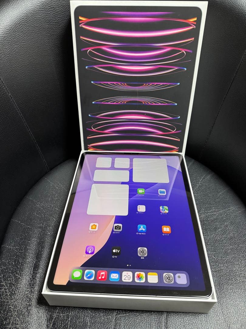 新品同様iPad PRO 12.9インチ（第6世代） 256GB