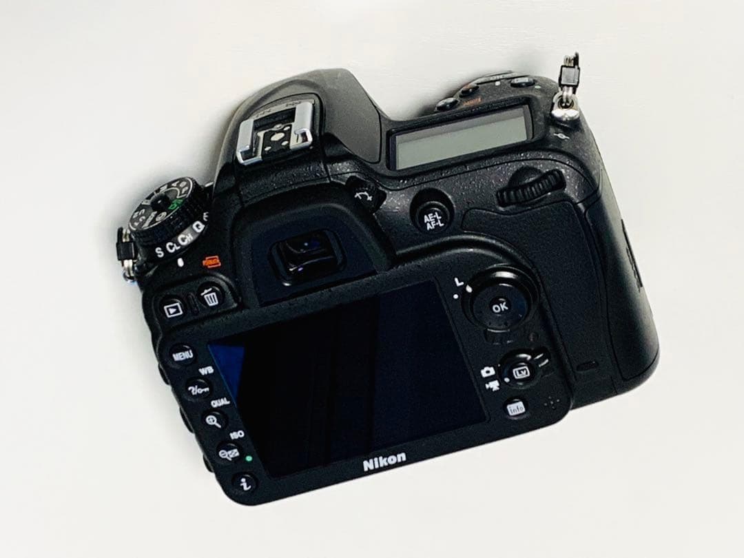 ◎撮影数極少220回☆Nikon D7200 ボディ美品　DX上級機 ニコン