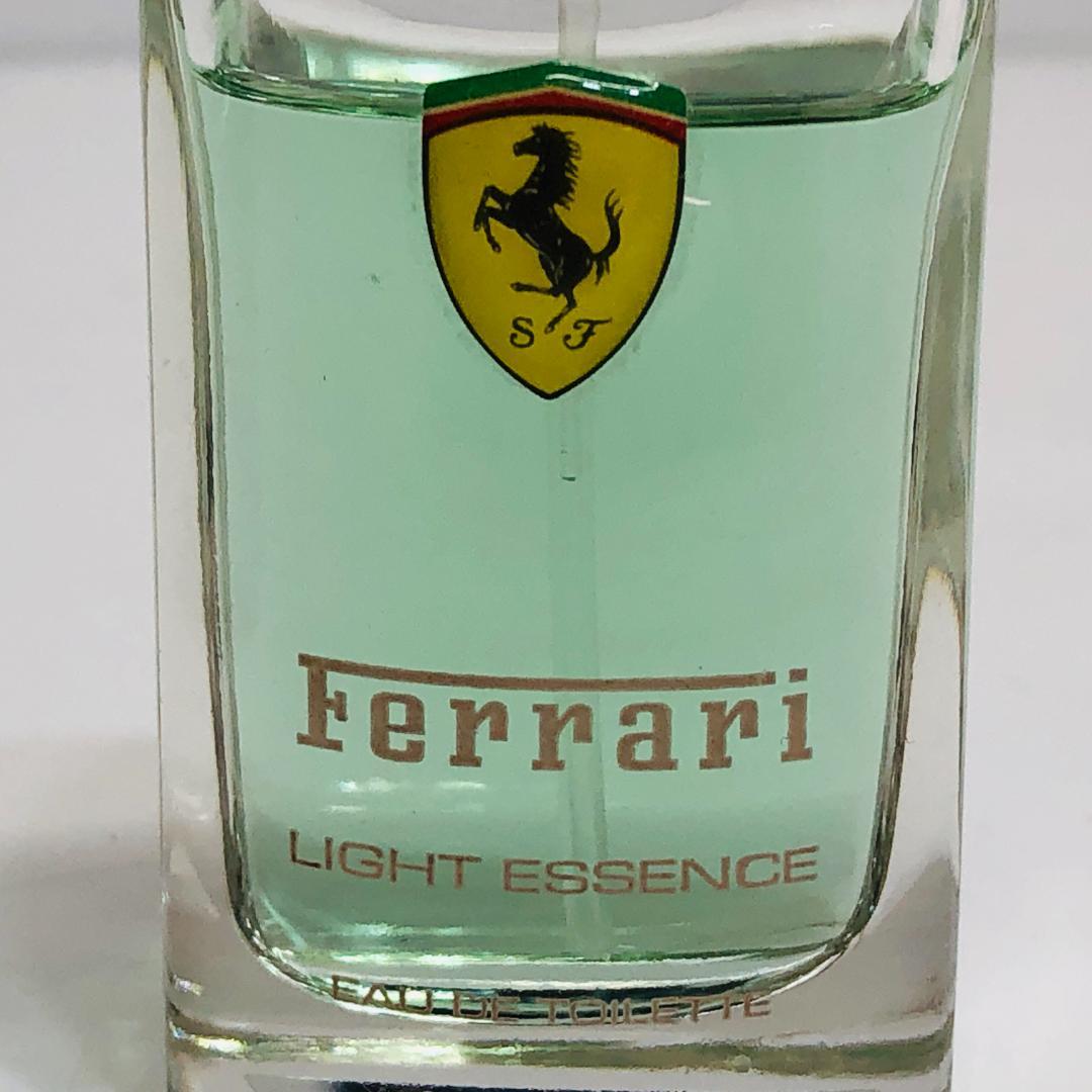 ほぼ満タン フェラーリ ライトエッセンス オードトワレ 30ml k63