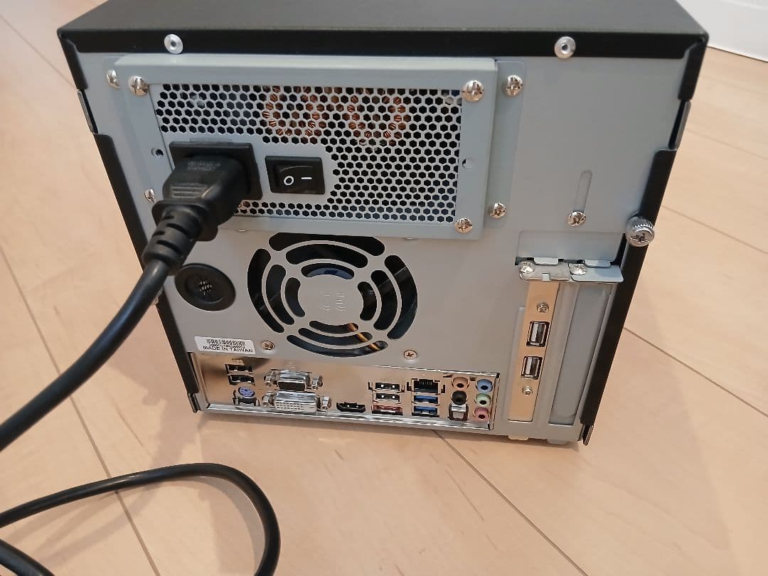 PCパーツ　 PC ケース　Mini-ITX　HDD2ベイ　NAS向き　電源付き