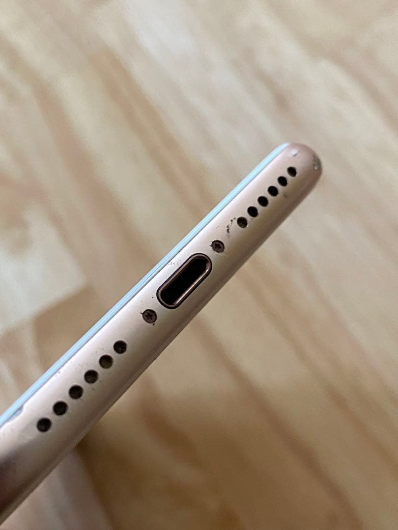 iPhone 8 ゴールド 64GB 画面割れ（ジャンク）