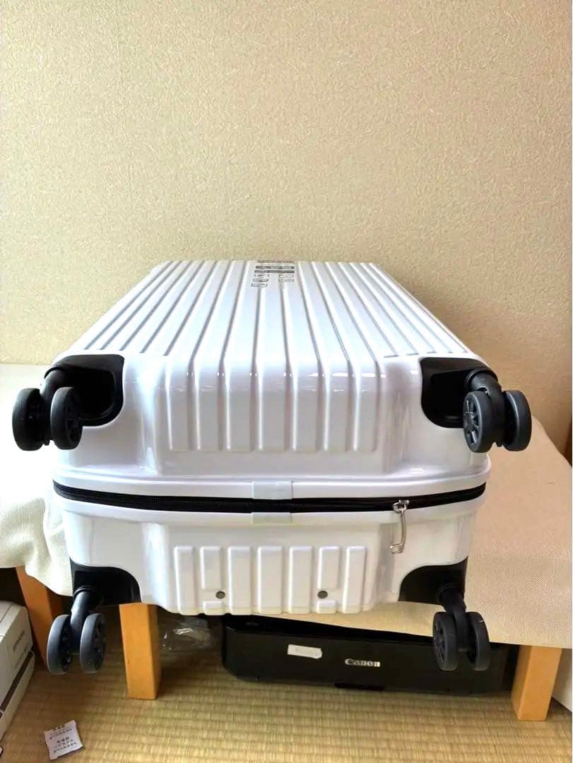 ハードキャリーケースホワイト　maxstop-24 アジアラゲージ　新品　未使用