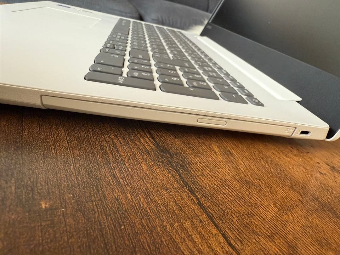 Lenovo IdeaPad 320-151GM ノートパソコン