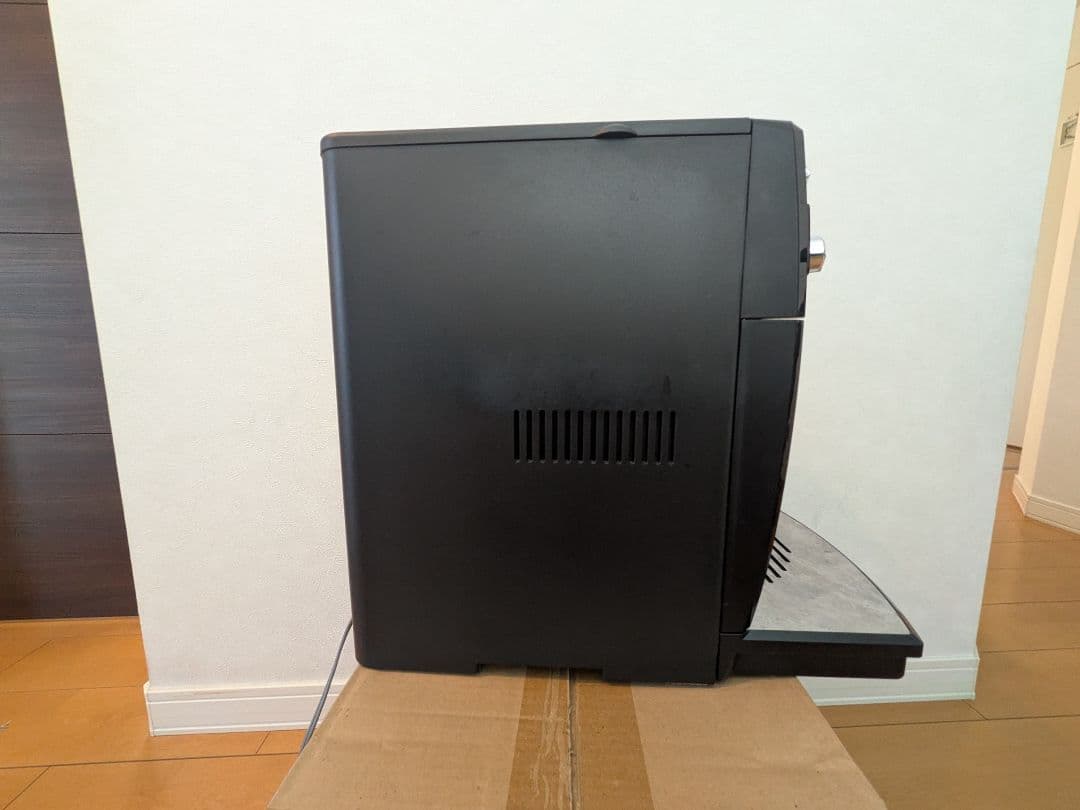 DeLonghi Magnifica エスプレッソマシンESAM03110B