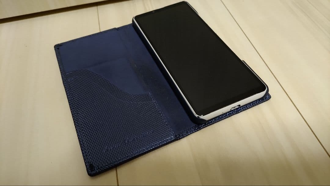 ソニーエクスペリア　SOG04 シムフリー　外観傷み有り