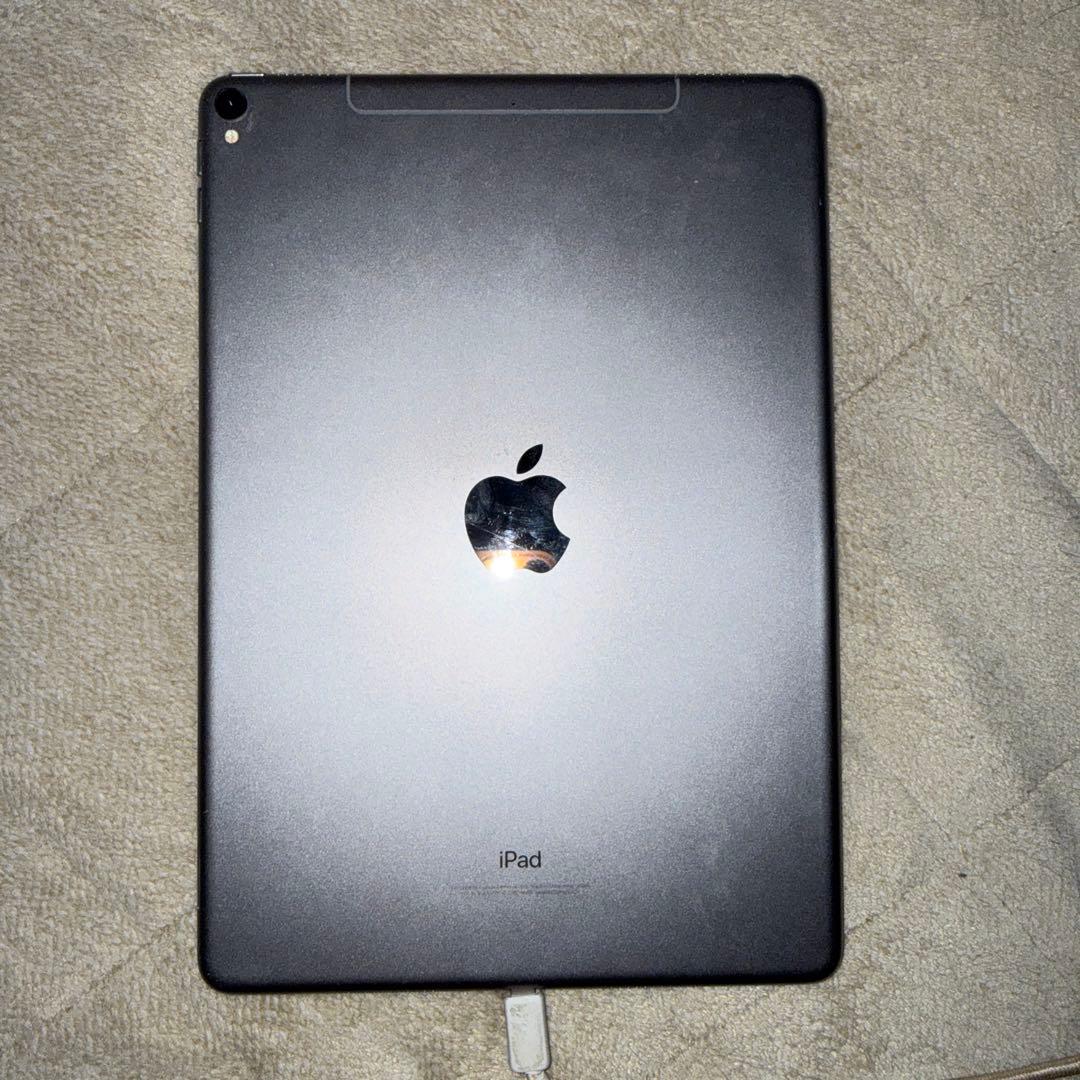 iPad Pro 10.5インチ 64GB シルバー ※画面にヒビあり