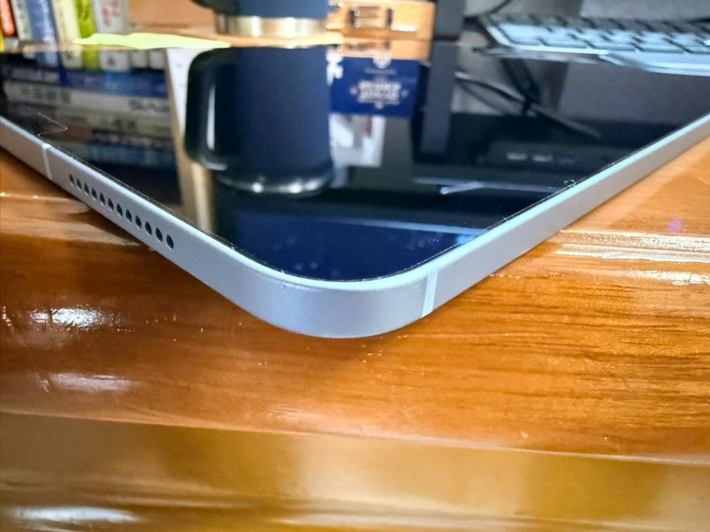 Apple iPad ブルー 本体＋Magic Keyboardほか４点