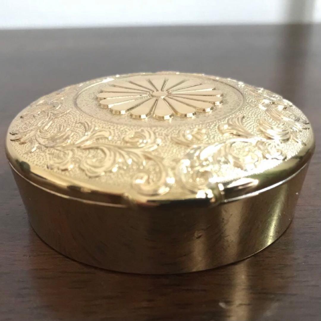 24kgp 金菊御紋の朱肉入れ（使用済）