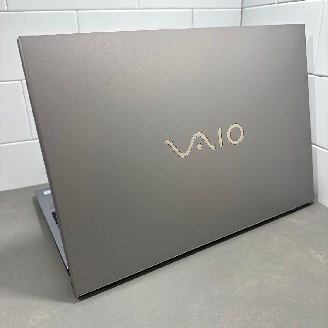 【限定】VAIO S15☘️8世代i7☘️メモリ16GB☘️NVMe256+1TB