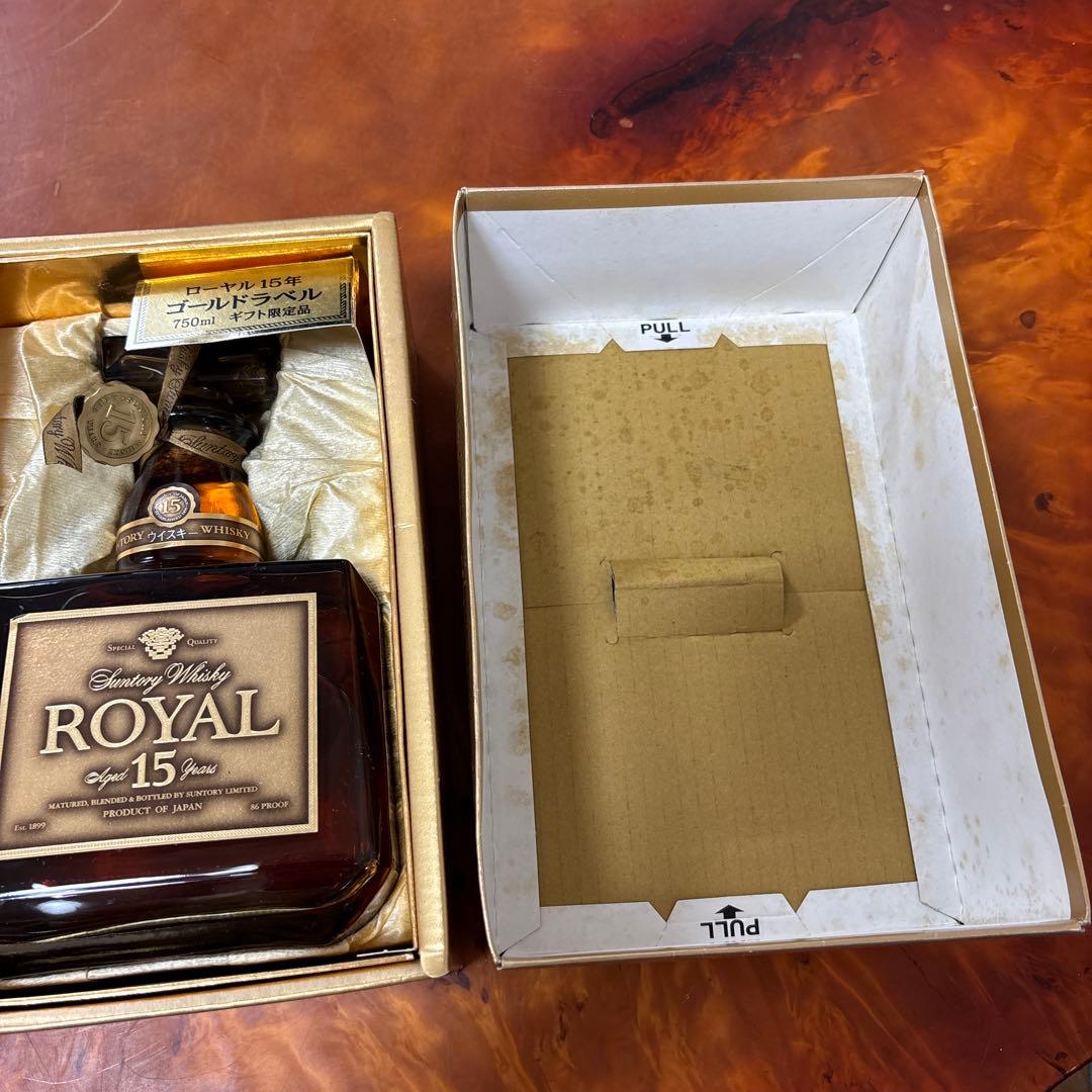 サントリー ローヤル 15年 ゴールドドラベル 750ml ギフト限定品
