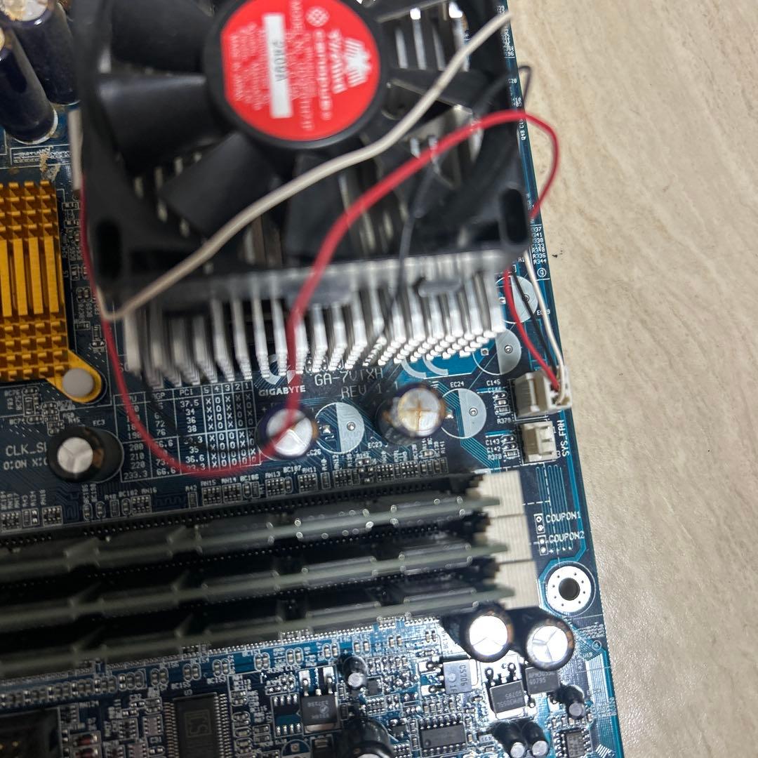現状品！Gigabyte マザーボード GA-7UTXH REU