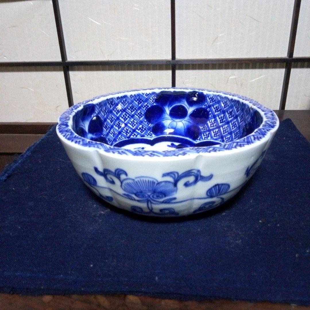 伊万里焼　ベロ藍の鉢