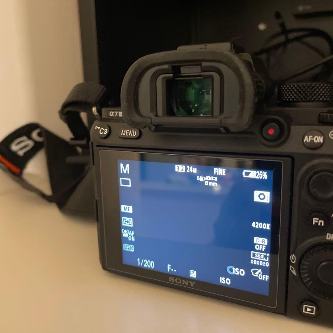 【美品】SONY a7iii ソニー アルファセブンスリー　バッテリー2個付き