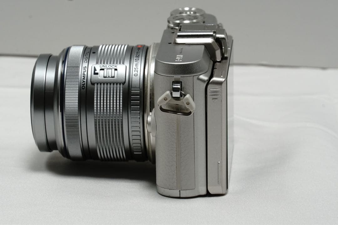 OLYMPUS PEN E-PL8 ホワイト
