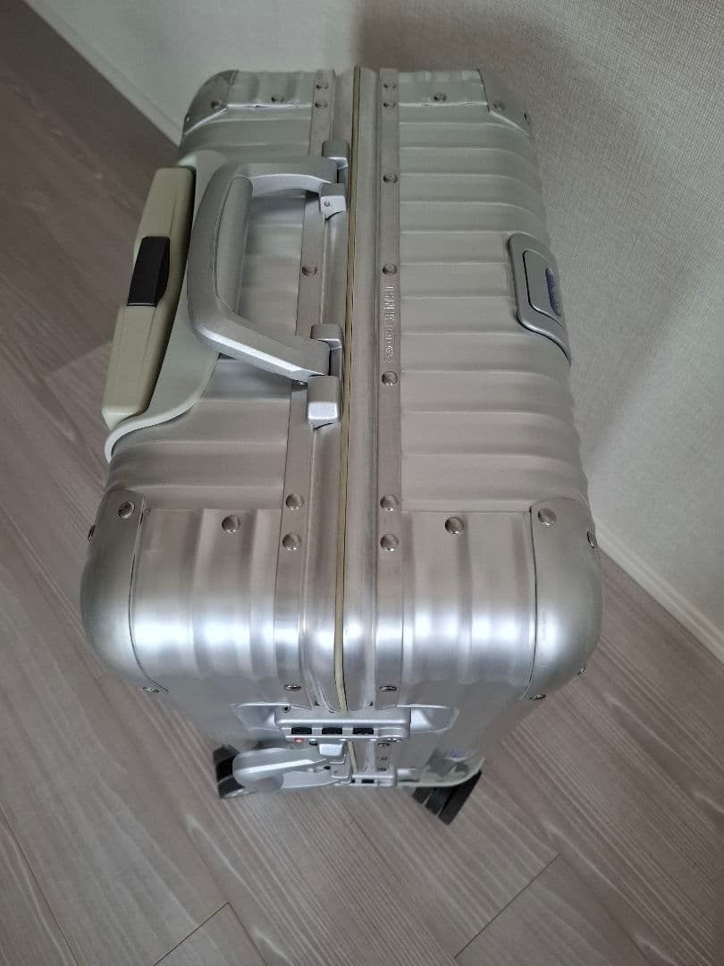 【値下げ最終】リモワ「トパーズ」48L 4輪シルバー