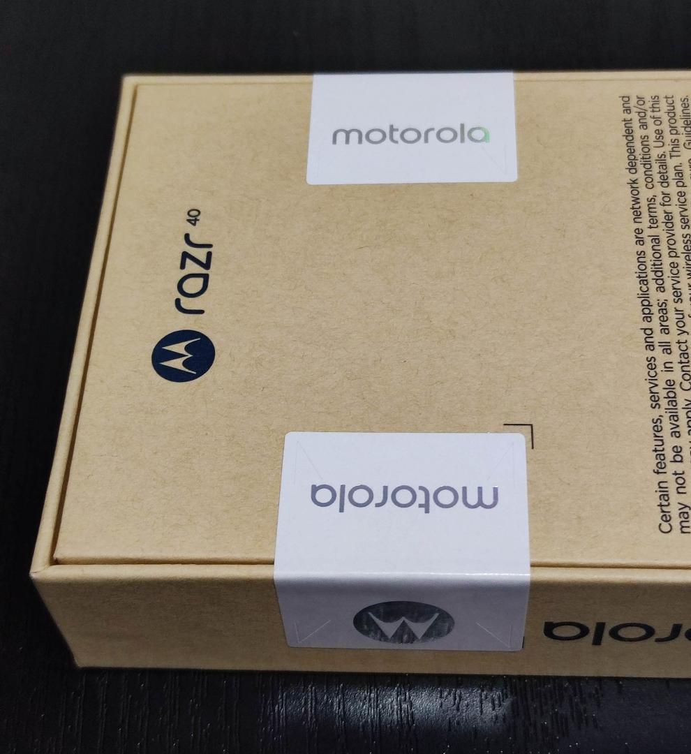【新品未開封】motorola razr 40 SIMフリースマホ