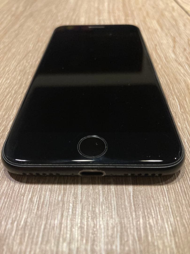 Apple iPhone SE2 第二世代　ブラック　64GB