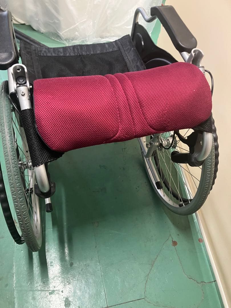 大阪引取限定商品 Care-Tec 自走用車椅子 赤/黒