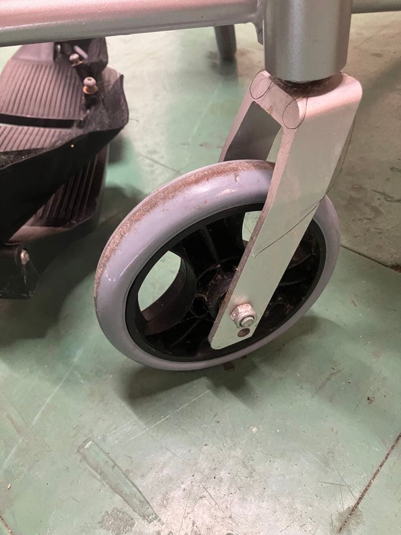 大阪引取限定商品 Care-Tec 自走用車椅子 赤/黒