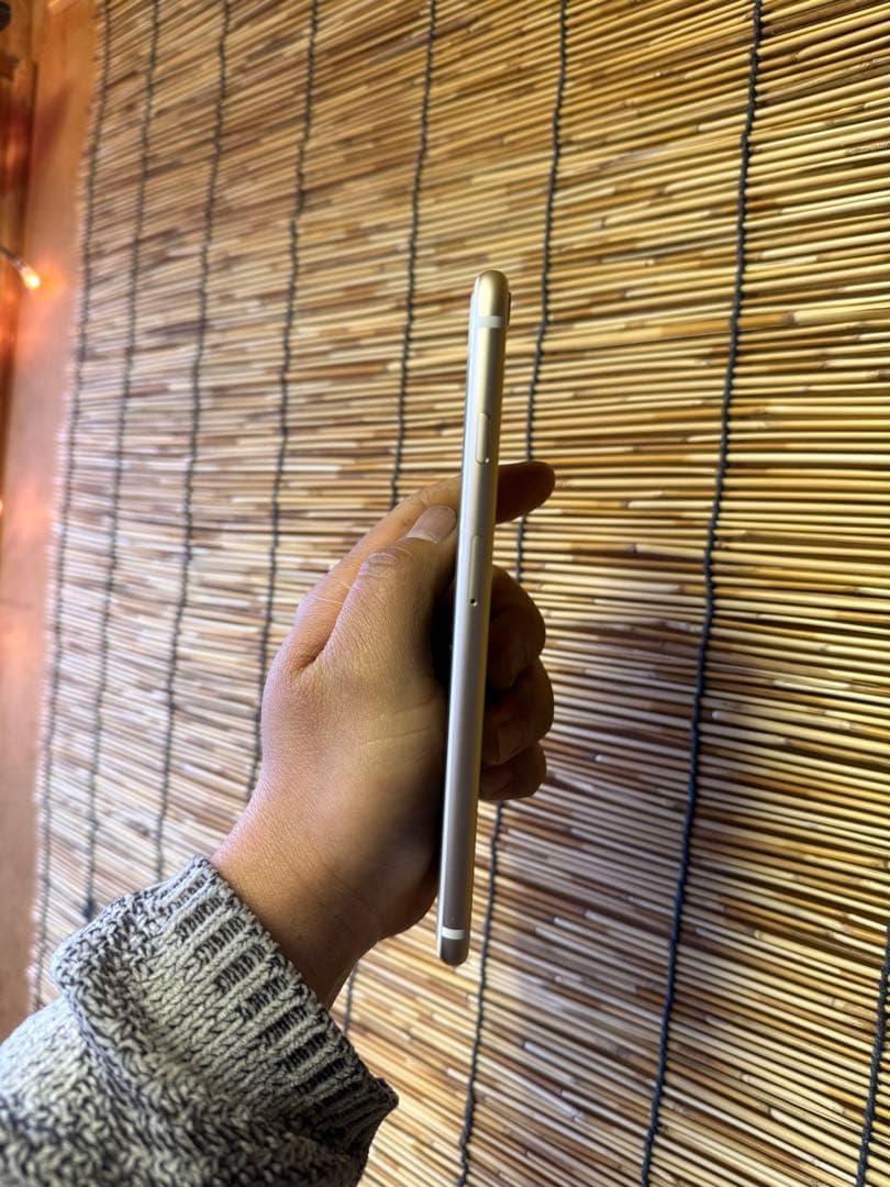 美品Apple iPhone 6s Plus ゴールド