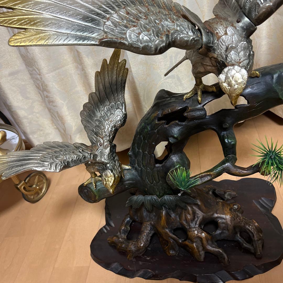 金属製 鷲と松の木の彫刻 約50cm x70 cm .made in1970.