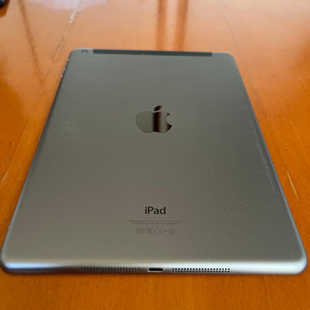 iPad Air 初代 第一世代 128GB セルラー(au)モデル グレー