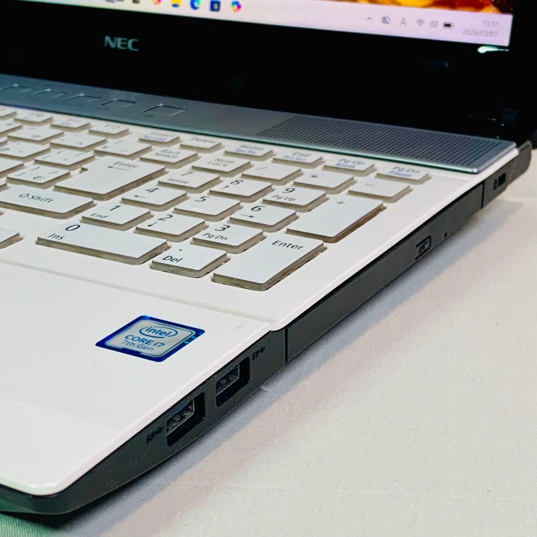 Core i7✨SSD480GB✨16GB✨カメラ✨オフィス✨白✨ノートパソコン