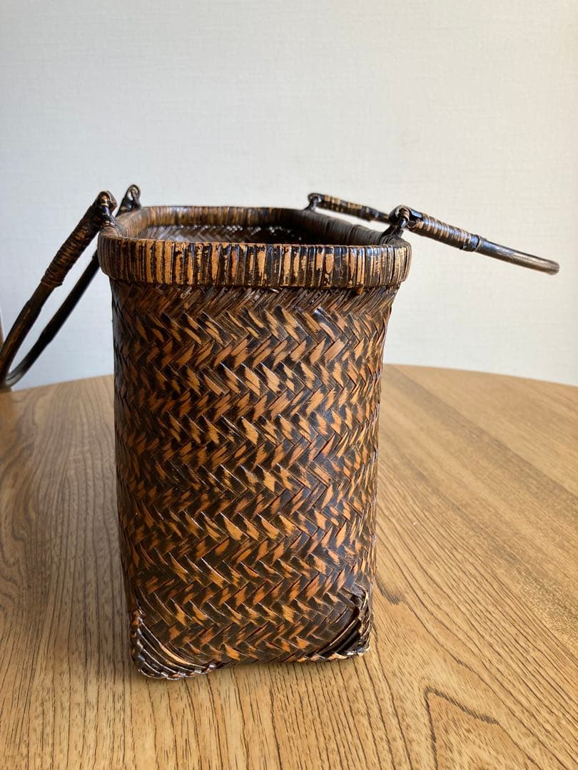 【ただいまお値下中】ブラウンの天然素材かごバッグ