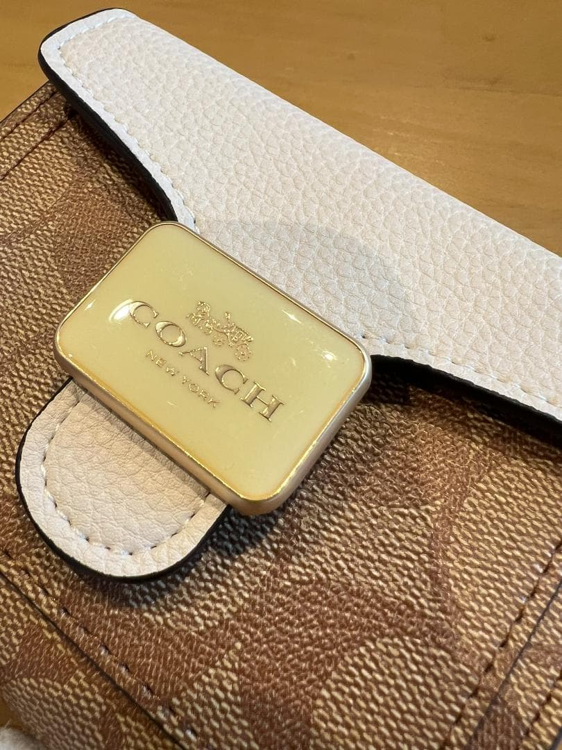 【極美品】COACH コーチ 二つ折り財布 ブラウン × ホワイト