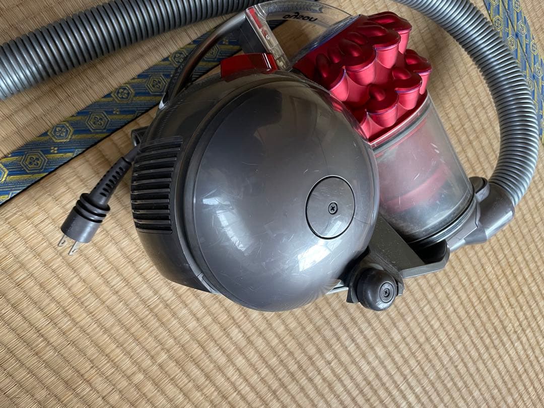 Dyson CY24 キャニスター掃除機 本体と古いヘッドローラー付き