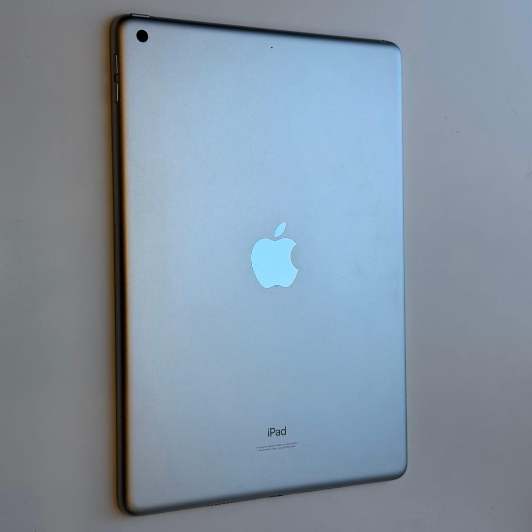 10.2インチ iPad 第9世代 wi-fi 64GB (MK2L3JA)