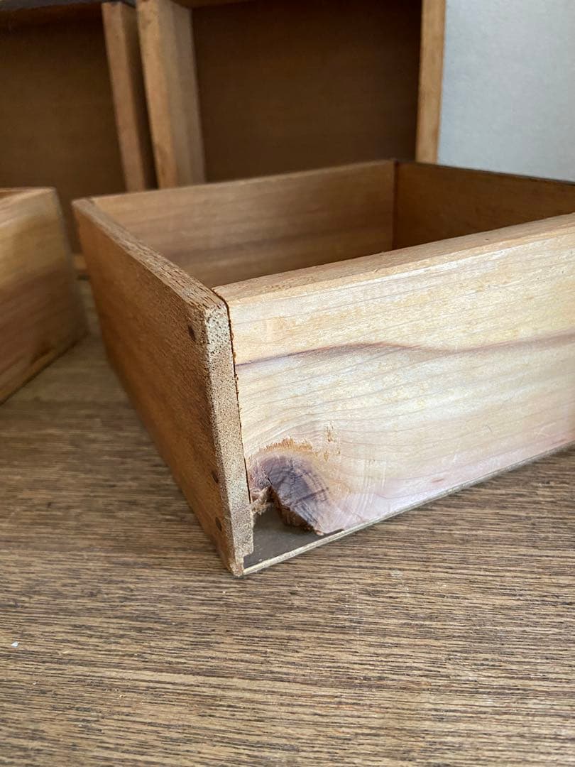 可愛いツマミの小引き出し　古道具