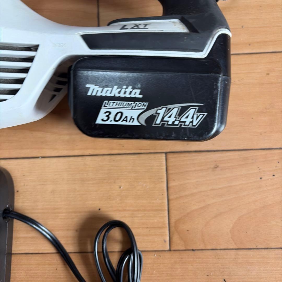 Makita マキタ スティッククリーナー 掃除機 CL142FD