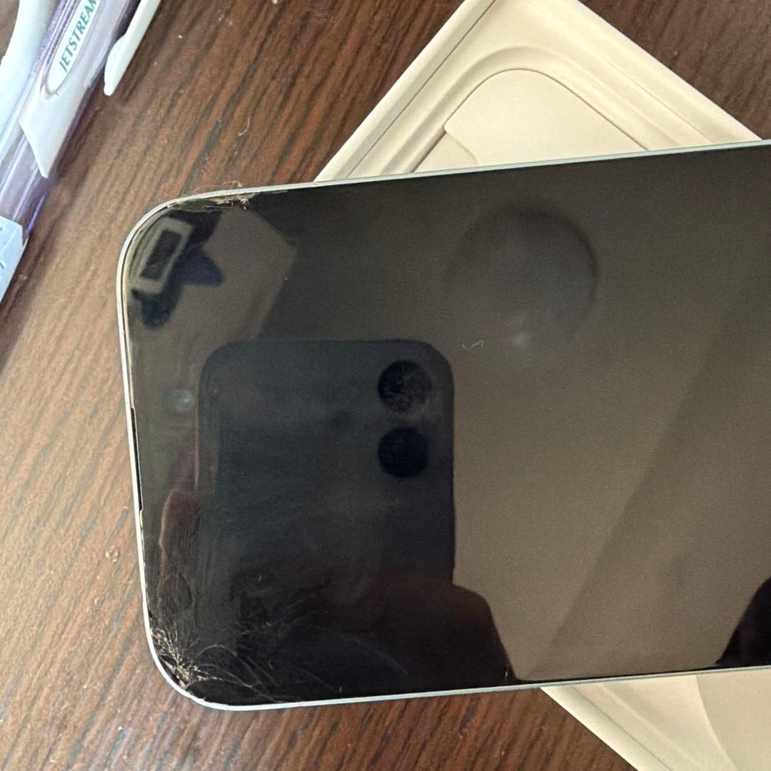 Apple iPhone 15 ホワイト 本体　値下げ◎