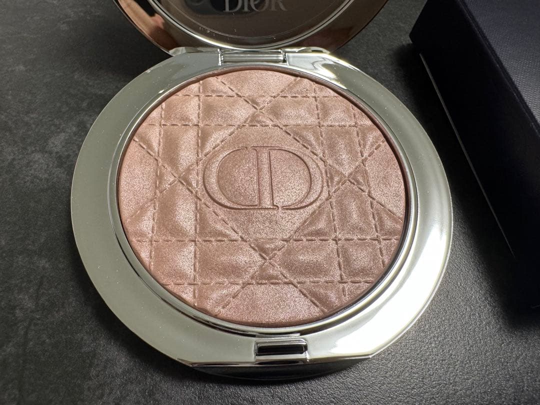 未使用新品！紙袋付き！Diorパウダー♡プレゼントに！