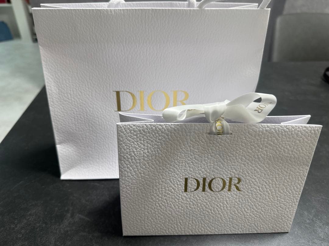 未使用新品！紙袋付き！Diorパウダー♡プレゼントに！