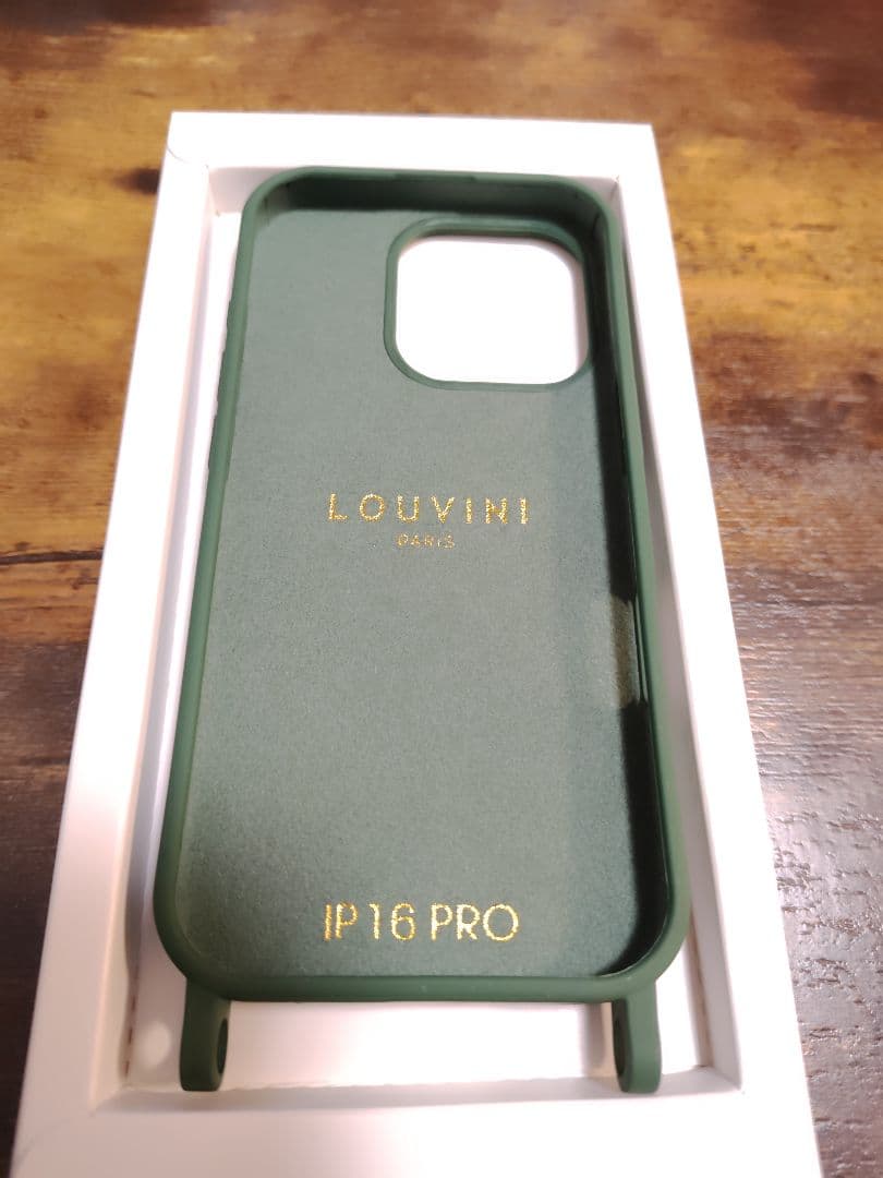LOUVINI オリーブグリーン iPhone 16 Pro ケース
