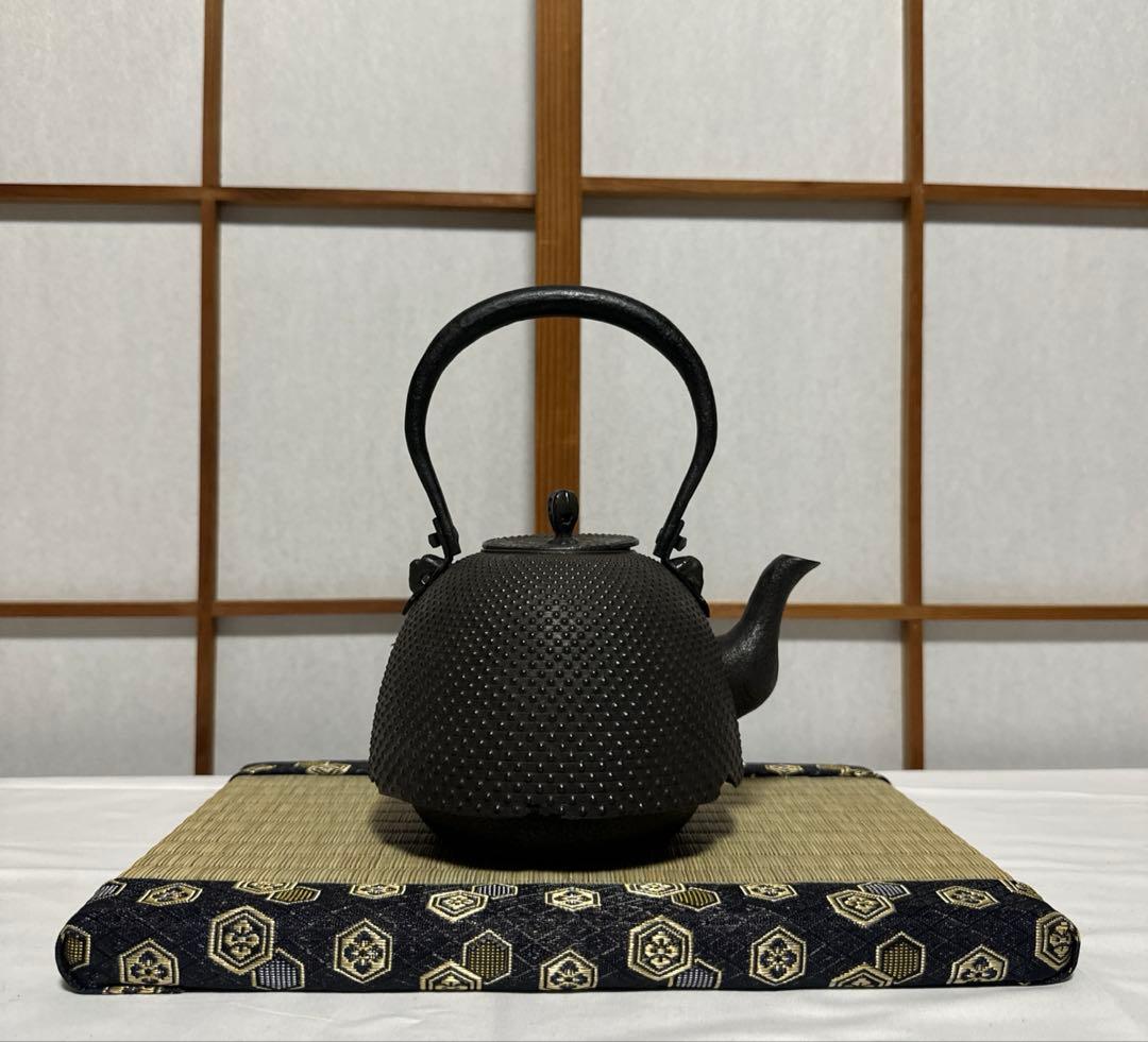 本番盛岡 薫山 南部鉄器 鉄瓶 南部型 霰 あられ 1.6リットル 新品未使用品