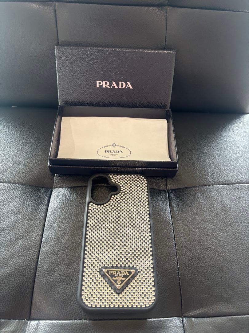 PRADA iphone16ケース ラインストーン クリスタル 三角ロゴ 正規品
