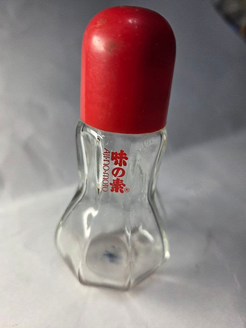 昭和レトロ　明治ミルクコーヒー缶、味の素缶、瓶。雪印瓶