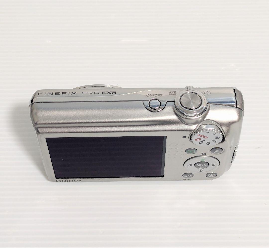 FUJIFILM　フジフィルム　 Finepix F70EXR シルバー