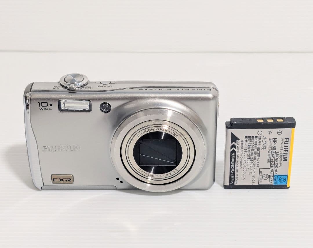 FUJIFILM　フジフィルム　 Finepix F70EXR シルバー