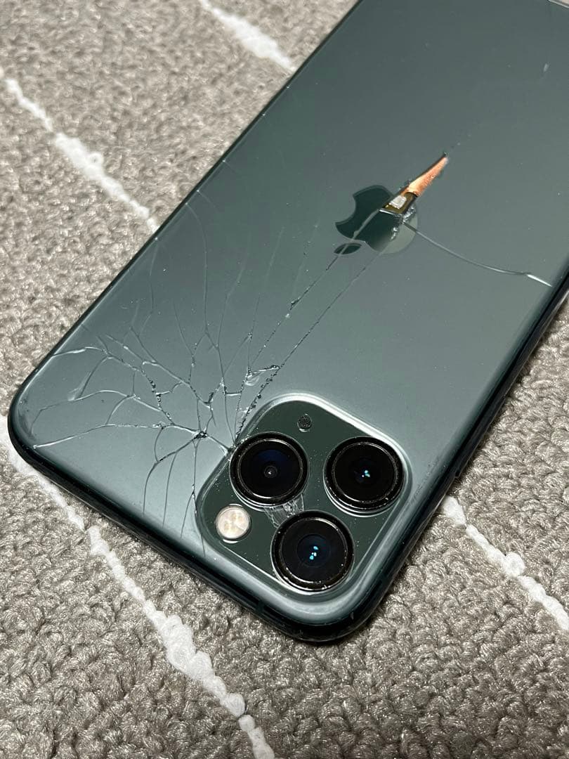iPhone 11 Pro ミッドナイトグリーン 64GB SIMフリー 背面割