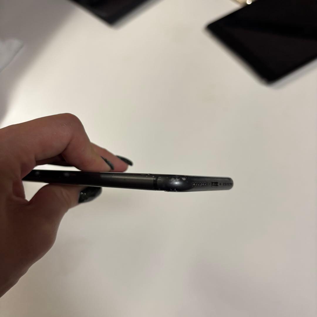 Apple iPhone 8 スペースグレー 64G バッテリー容量87%